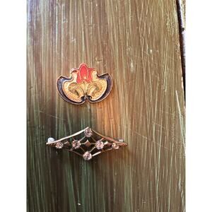 Bundle of 2 Vintage Pendants - Gold with Rhinestones and Enamel Flower